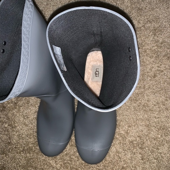 Ugg rain boots - Picture 2 of 5
